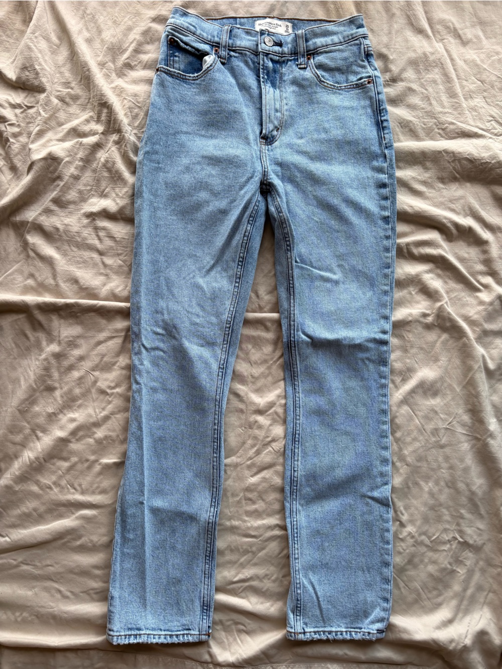A&F 90’s slim straight ultra high rise Jeans Short